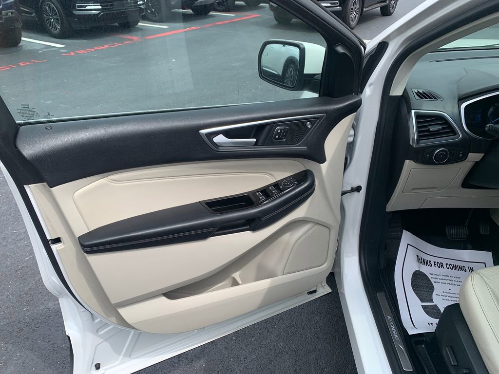 Used 2020 Ford Edge Titanium w/ Equipment Group 301A FWD image 19