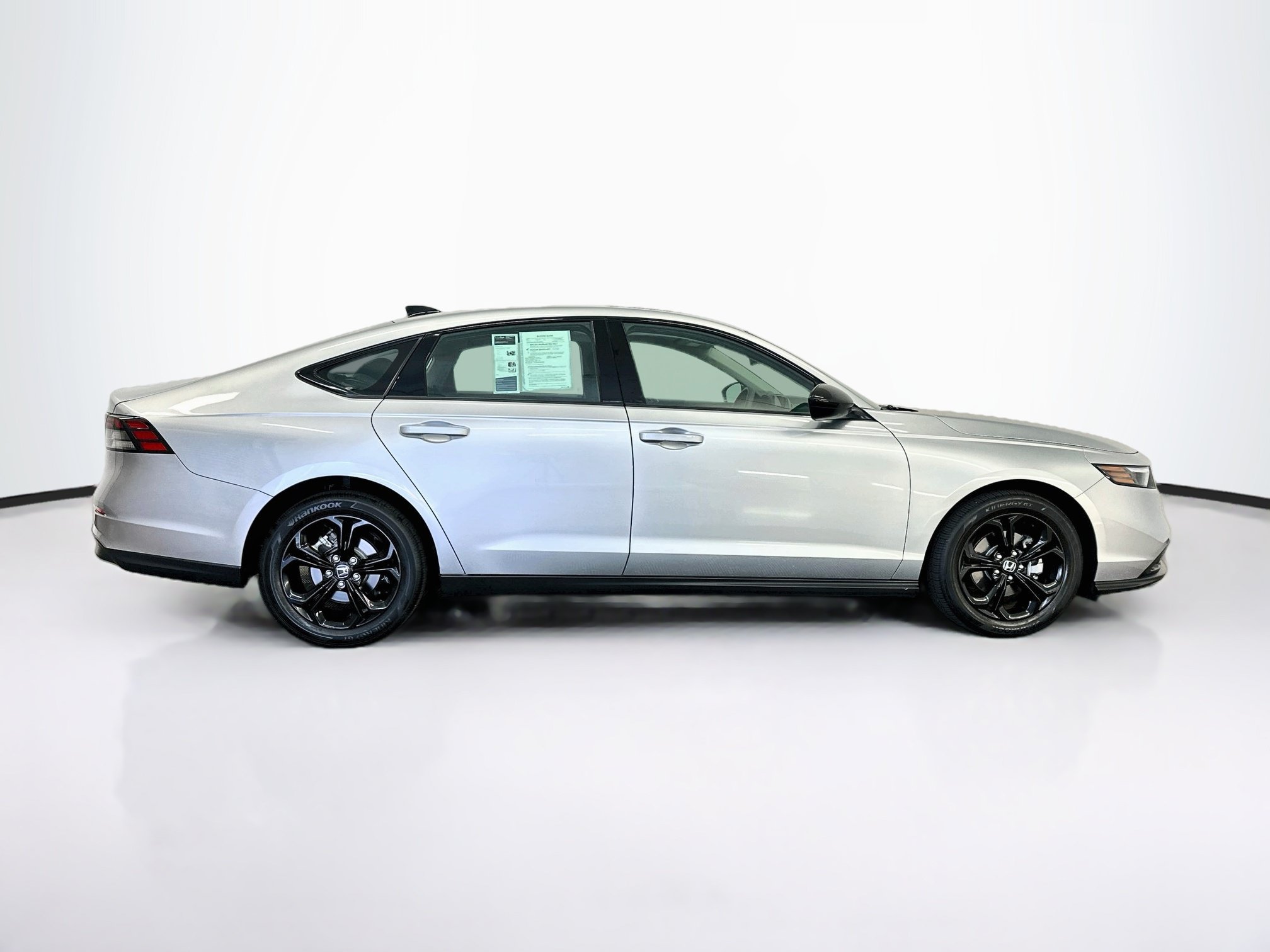 Used 2025 Honda Accord SE image 10