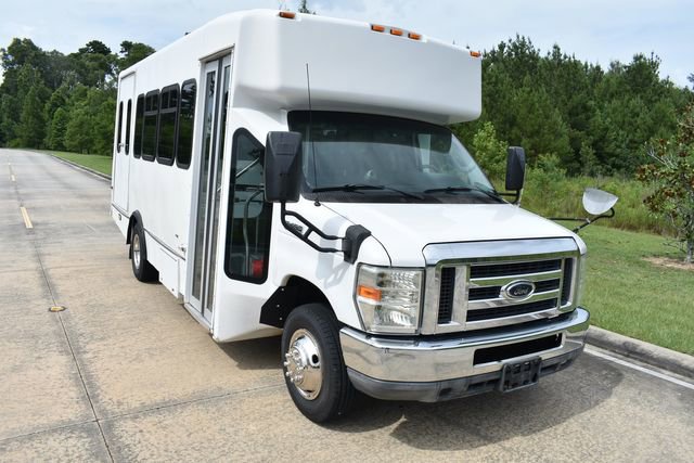 Used 2010 Ford E-450 and Econoline 450 Super Duty image 2