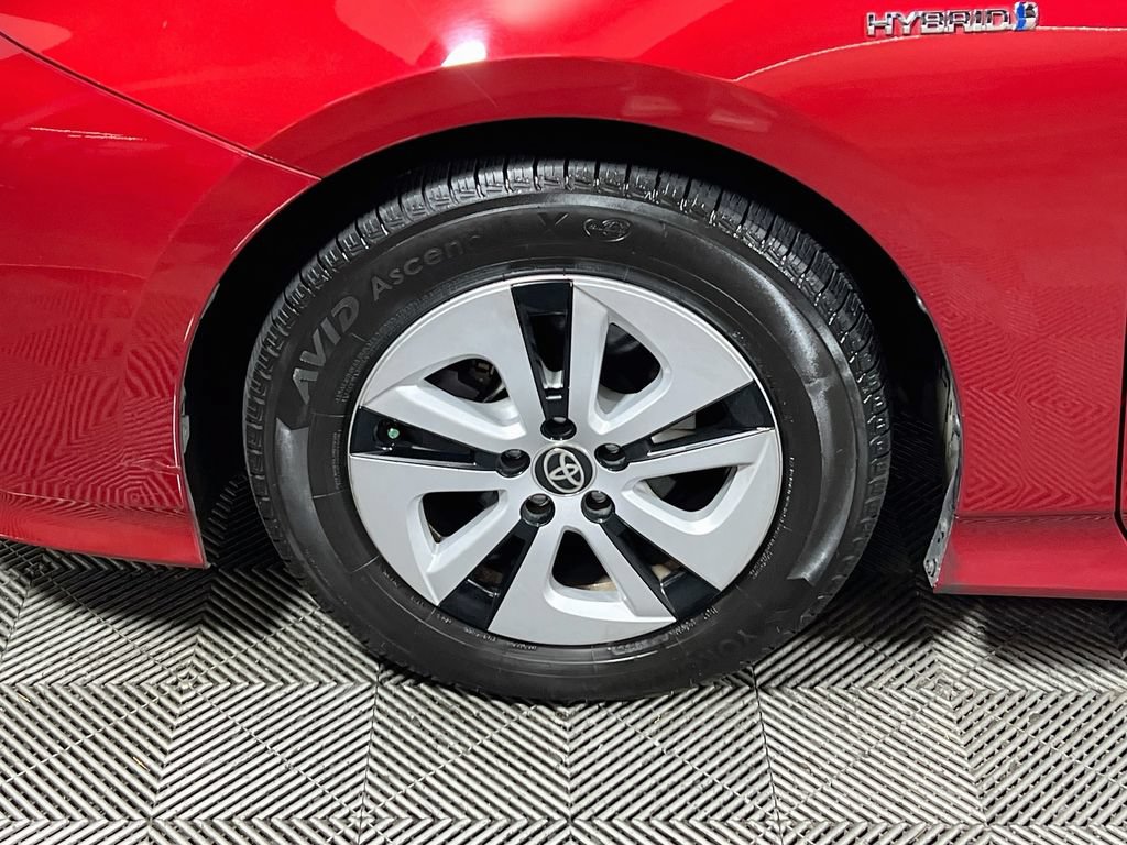 Used 2016 Toyota Prius Four w/ Advanced Technology Package FWD image 28