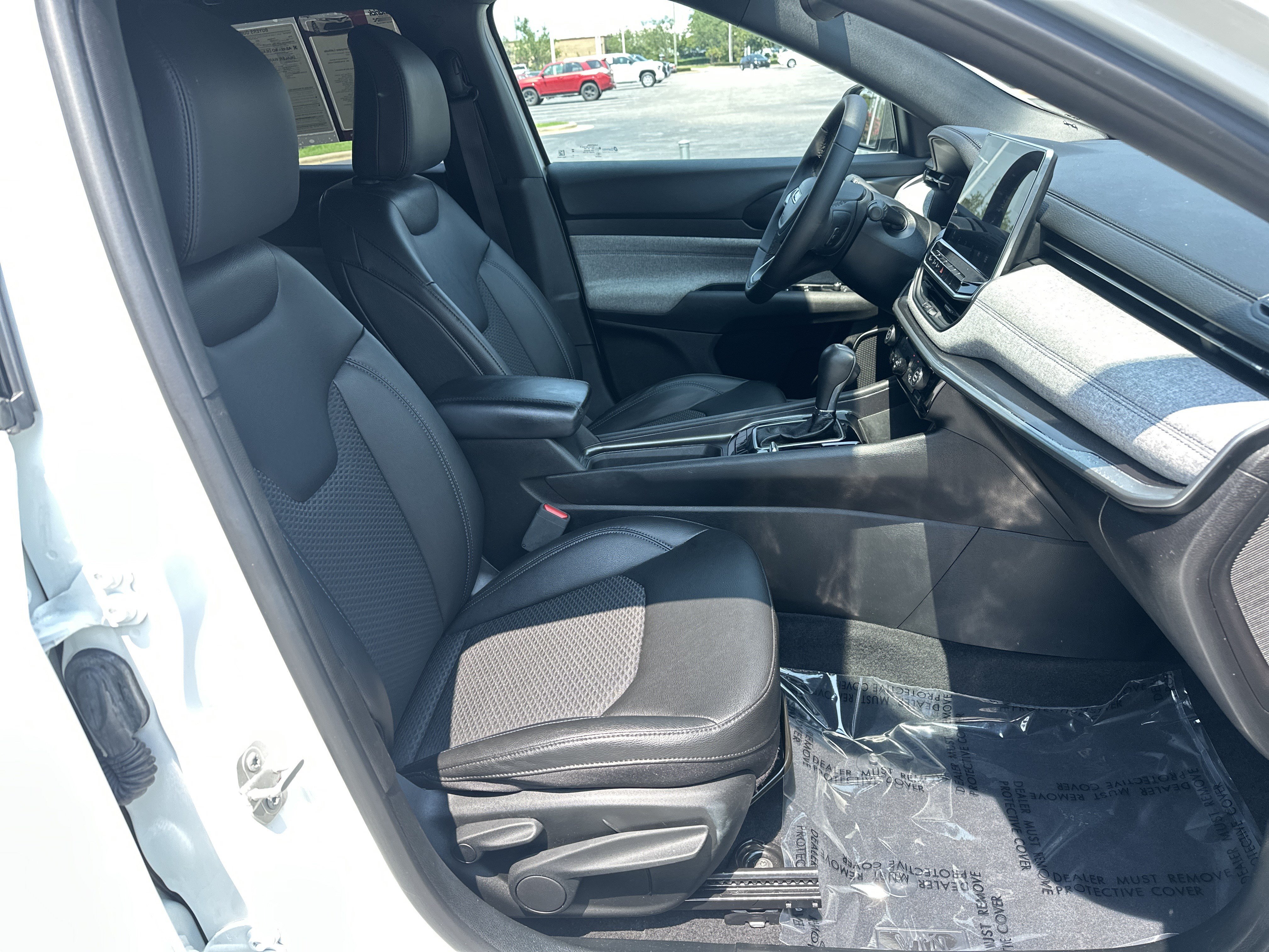 Used 2024 Jeep Compass Latitude AWD/4WD image 33