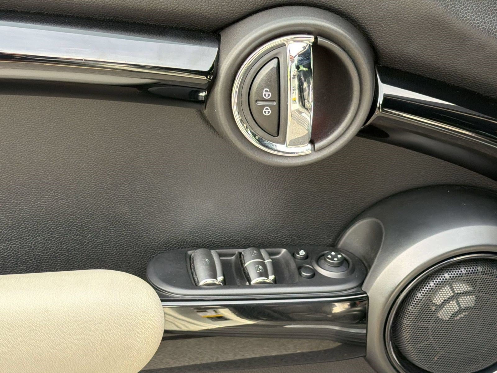 Used 2019 MINI Cooper S FWD image 25