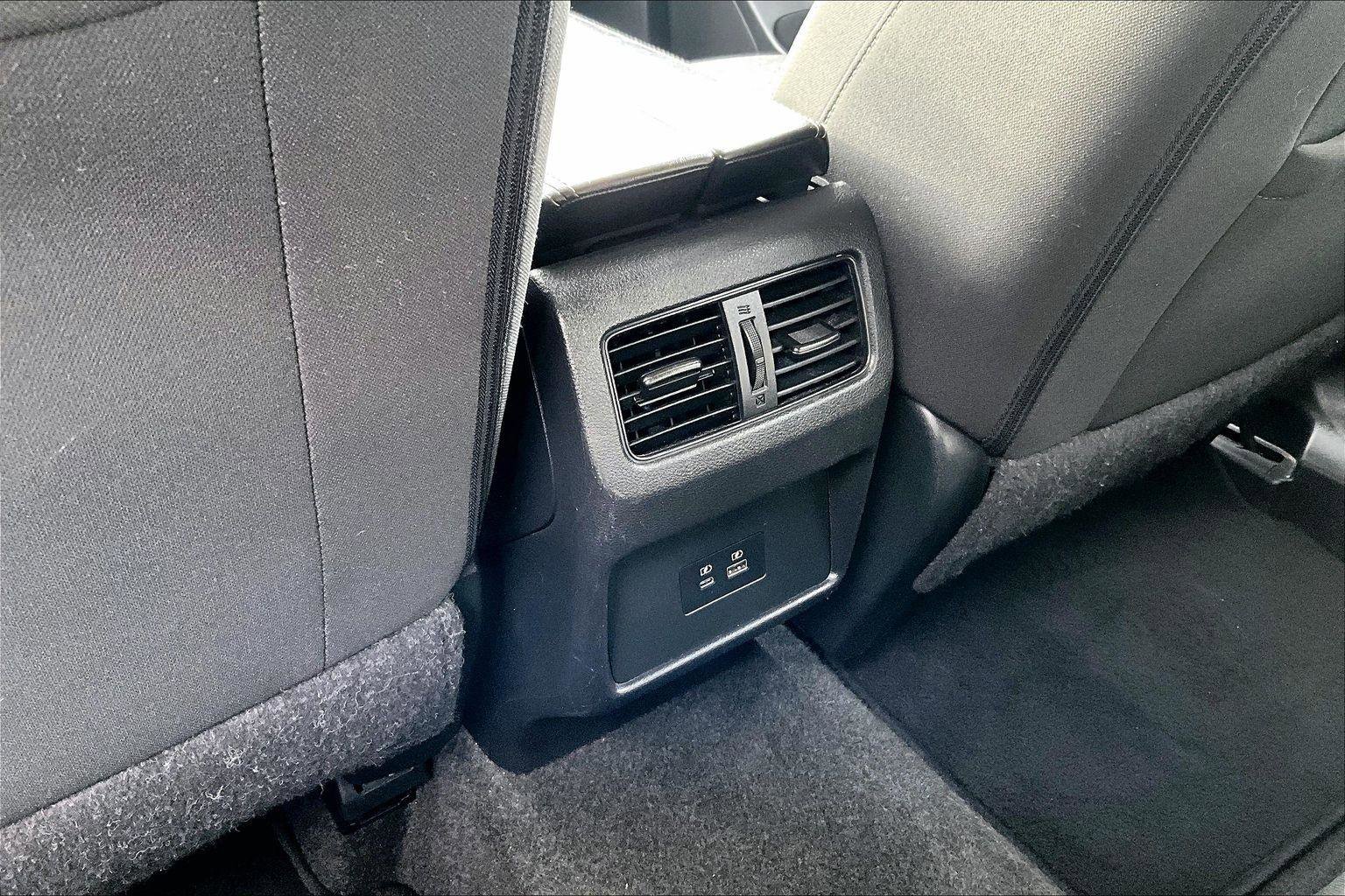 Used 2023 Nissan Rogue SV image 34