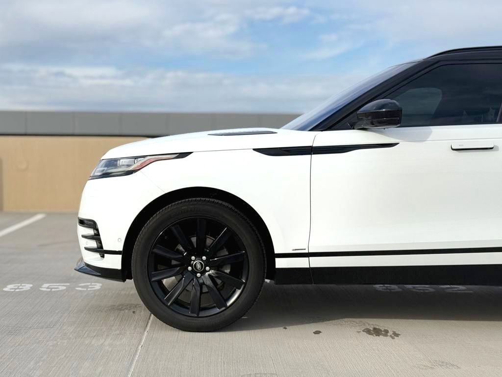 Used 2018 Land Rover Range Rover Velar R-Dynamic SE AWD/4WD image 2