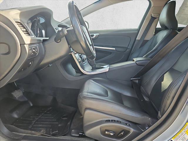 Used 2018 Volvo V60 T5 Cross Country w/ Convenience Package image 17