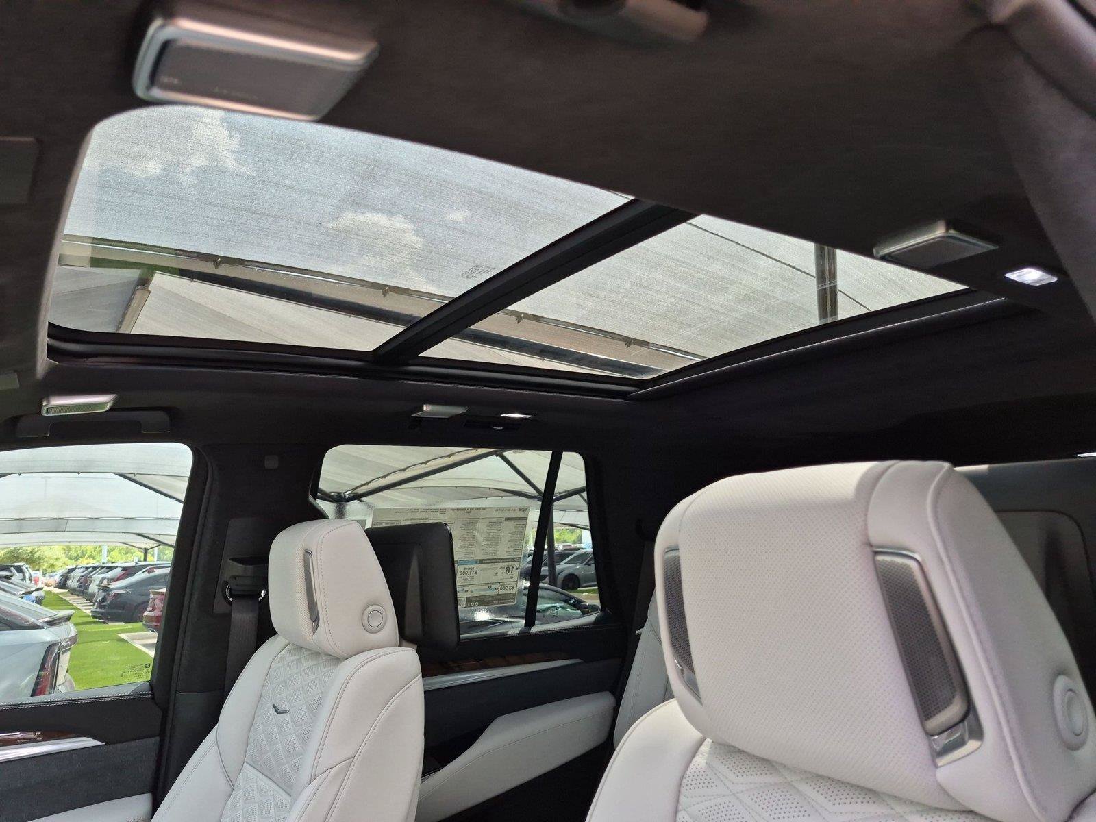 New 2026 Cadillac Escalade Platinum Sport w/ LPO, ONYX Package AWD/4WD image 9