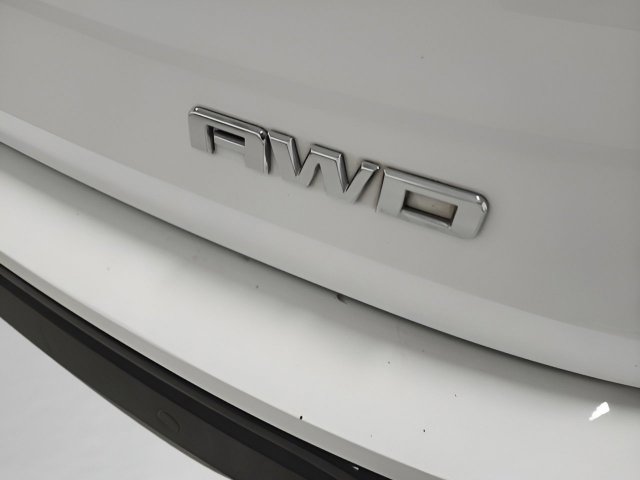 Used 2020 GMC Terrain SLE w/ Driver Convenience Package image 12