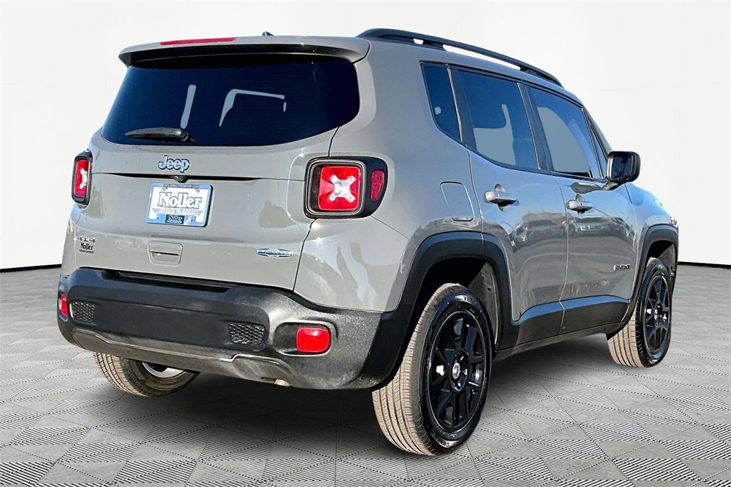 Used 2022 Jeep Renegade Latitude image 2