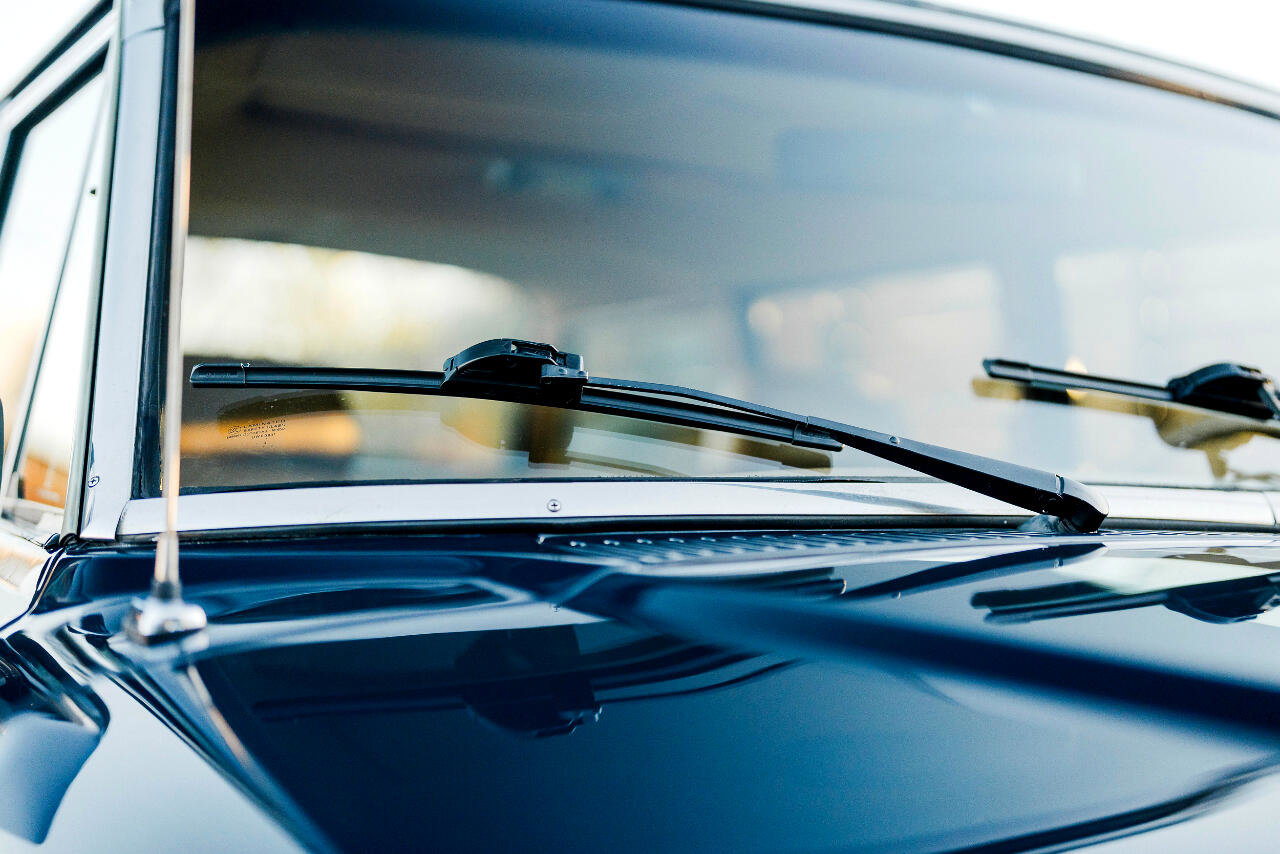 Used 1987 Jeep Grand Wagoneer image 25