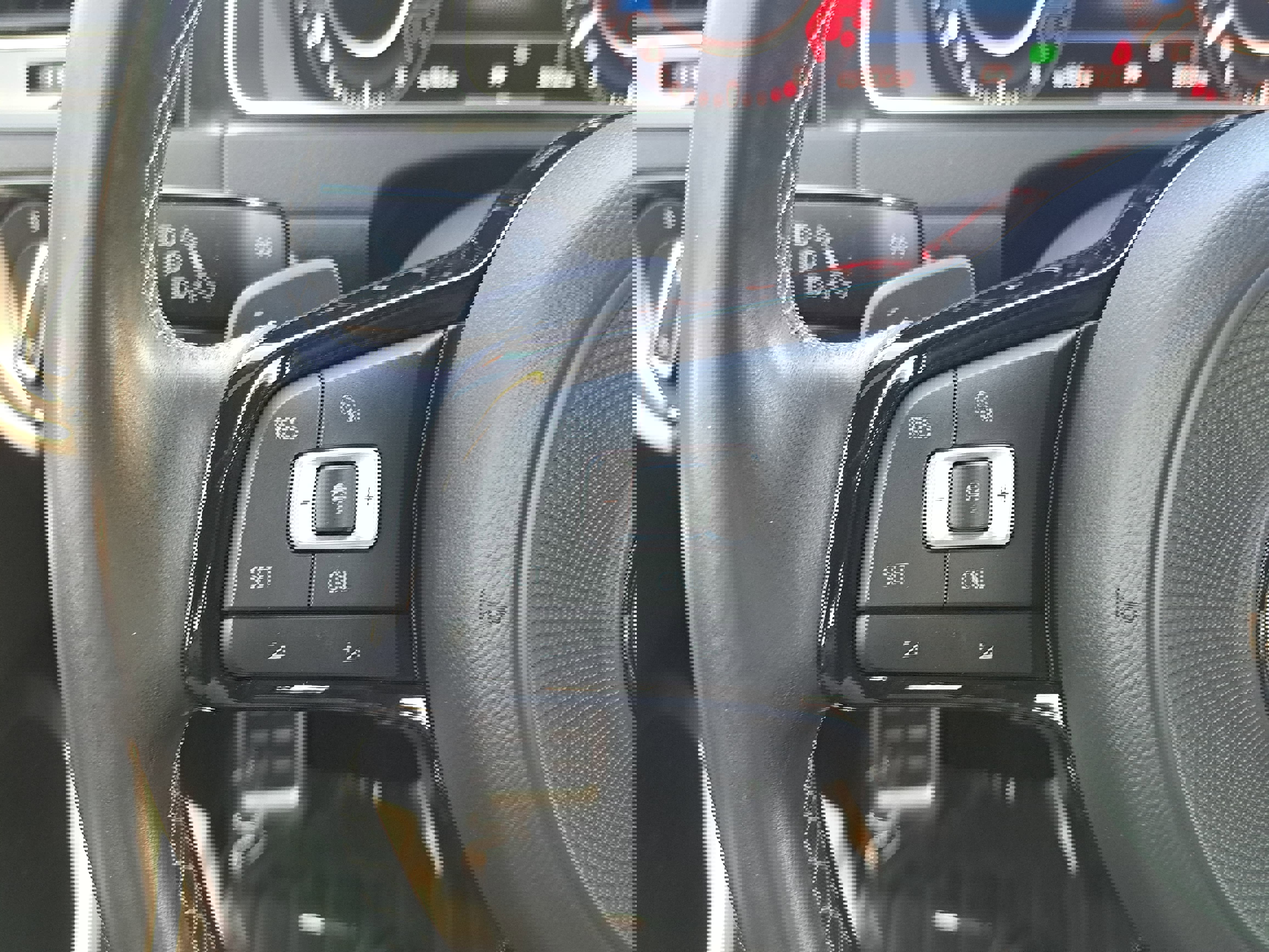 Used 2018 Volkswagen Golf R 4-Door image 16