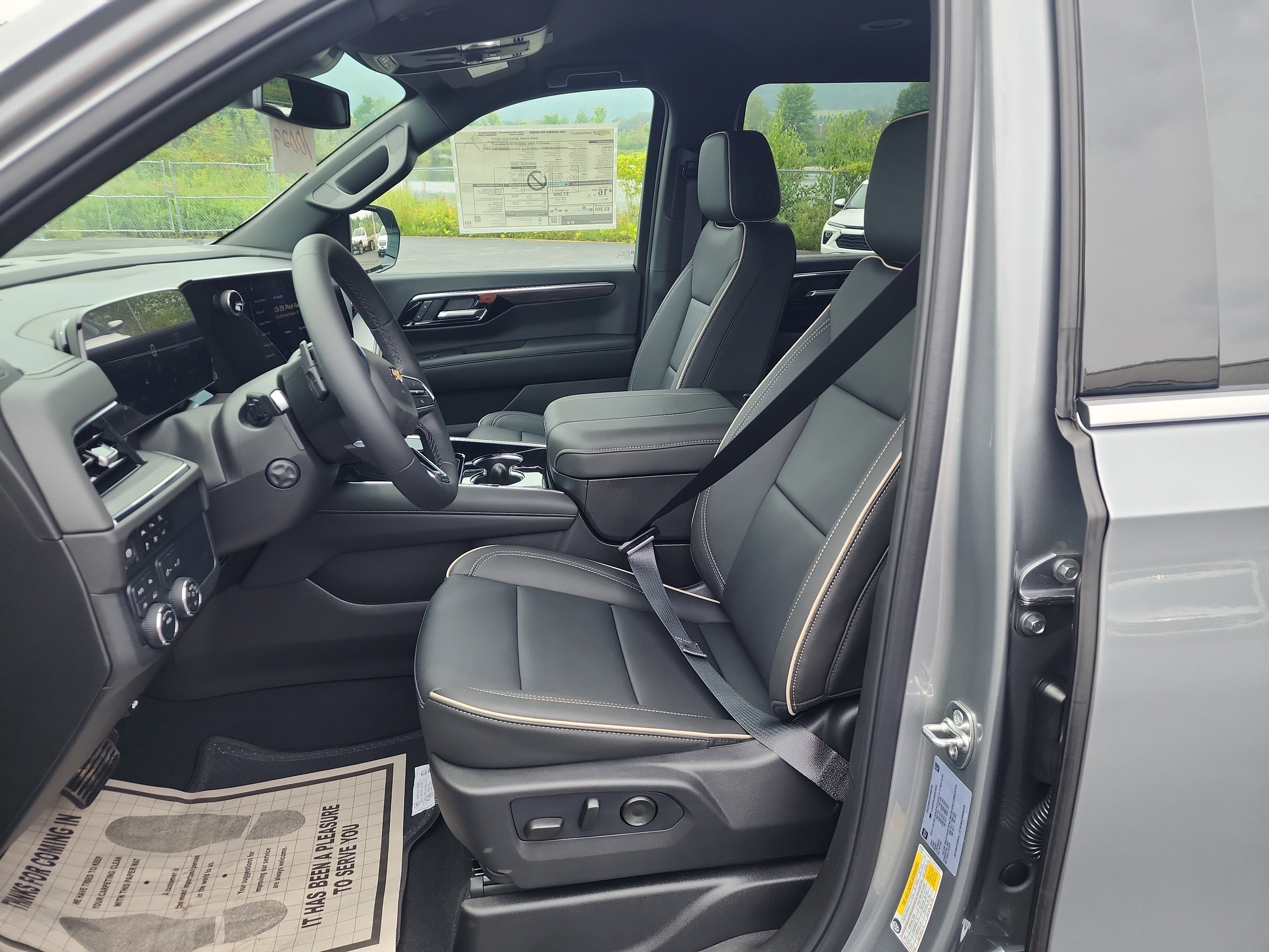 New 2025 Chevrolet Suburban Premier image 11