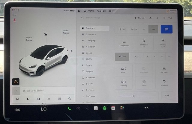 Used 2021 Tesla Model Y Long Range image 21