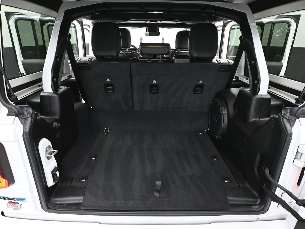 Used 2021 Jeep Wrangler Unlimited Sahara image 39