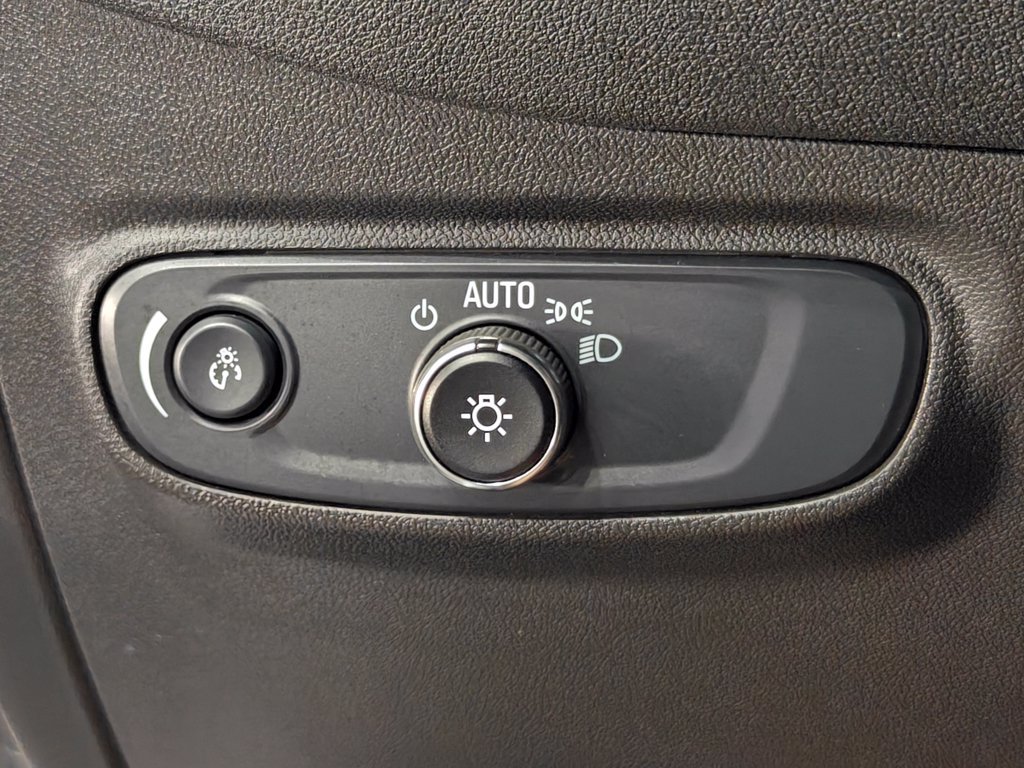 Used 2024 Chevrolet Equinox LT FWD image 36