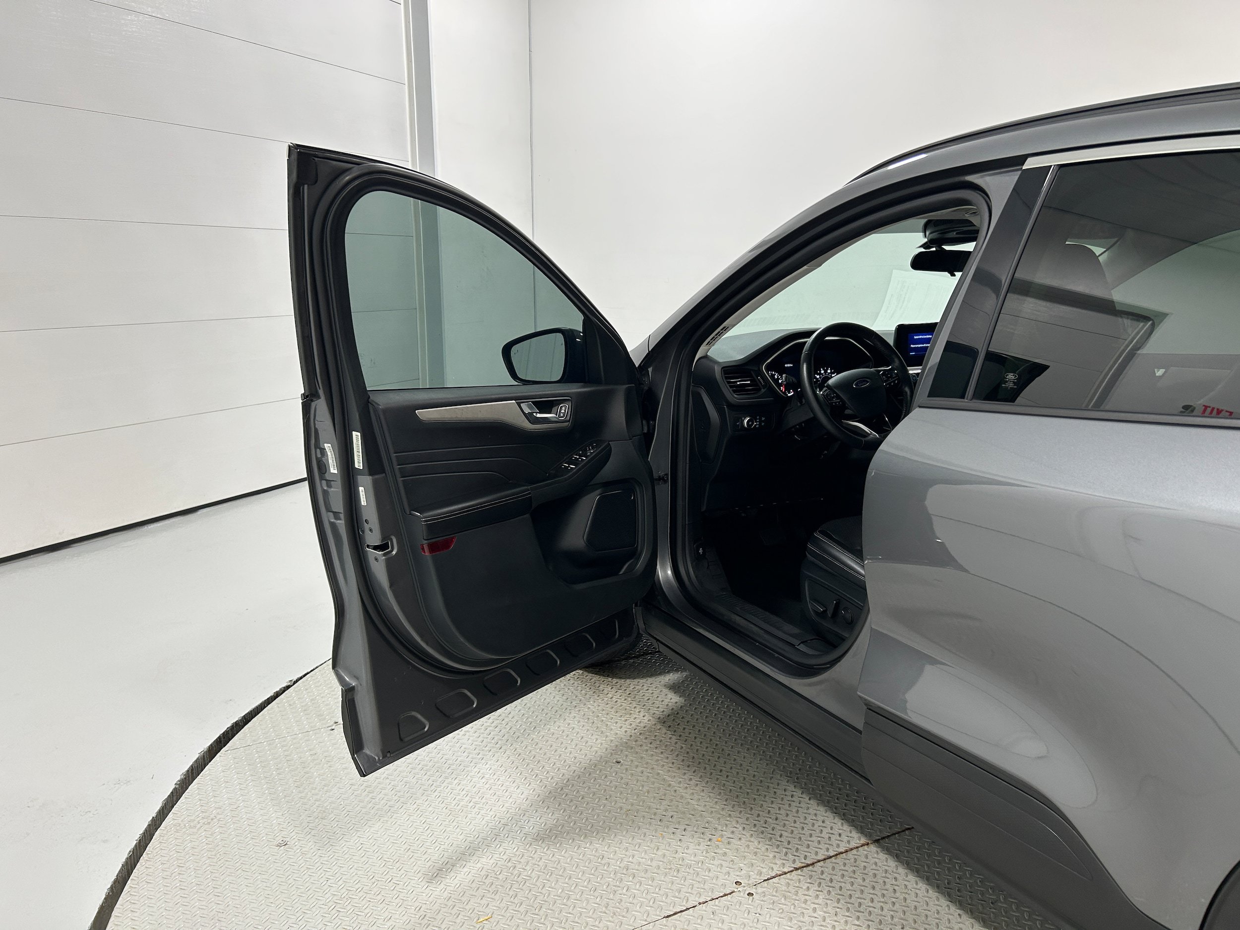 Used 2021 Ford Escape SEL AWD/4WD image 23