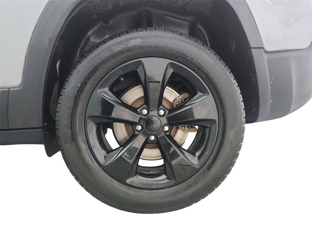 Used 2019 Jeep Cherokee Latitude Plus image 34