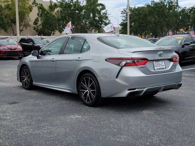 Used 2023 Toyota Camry SE w/ Convenience Package image 3