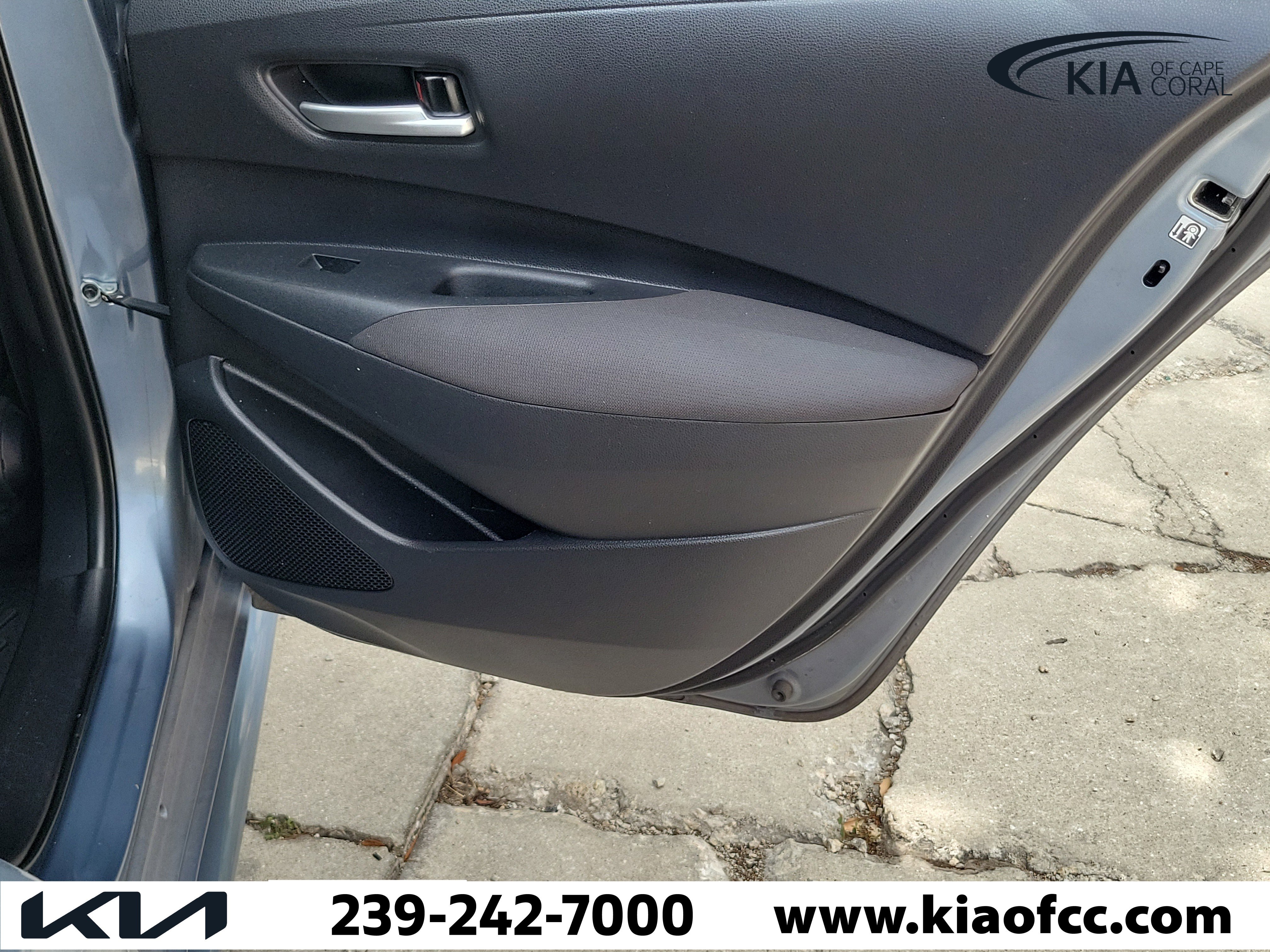 Used 2020 Toyota Corolla LE FWD image 27