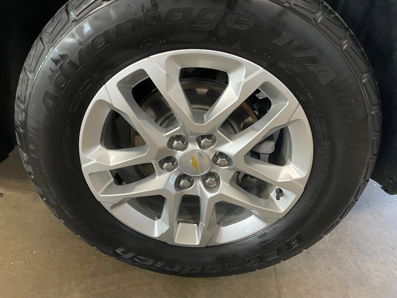 Used 2022 Chevrolet Traverse LS FWD image 26