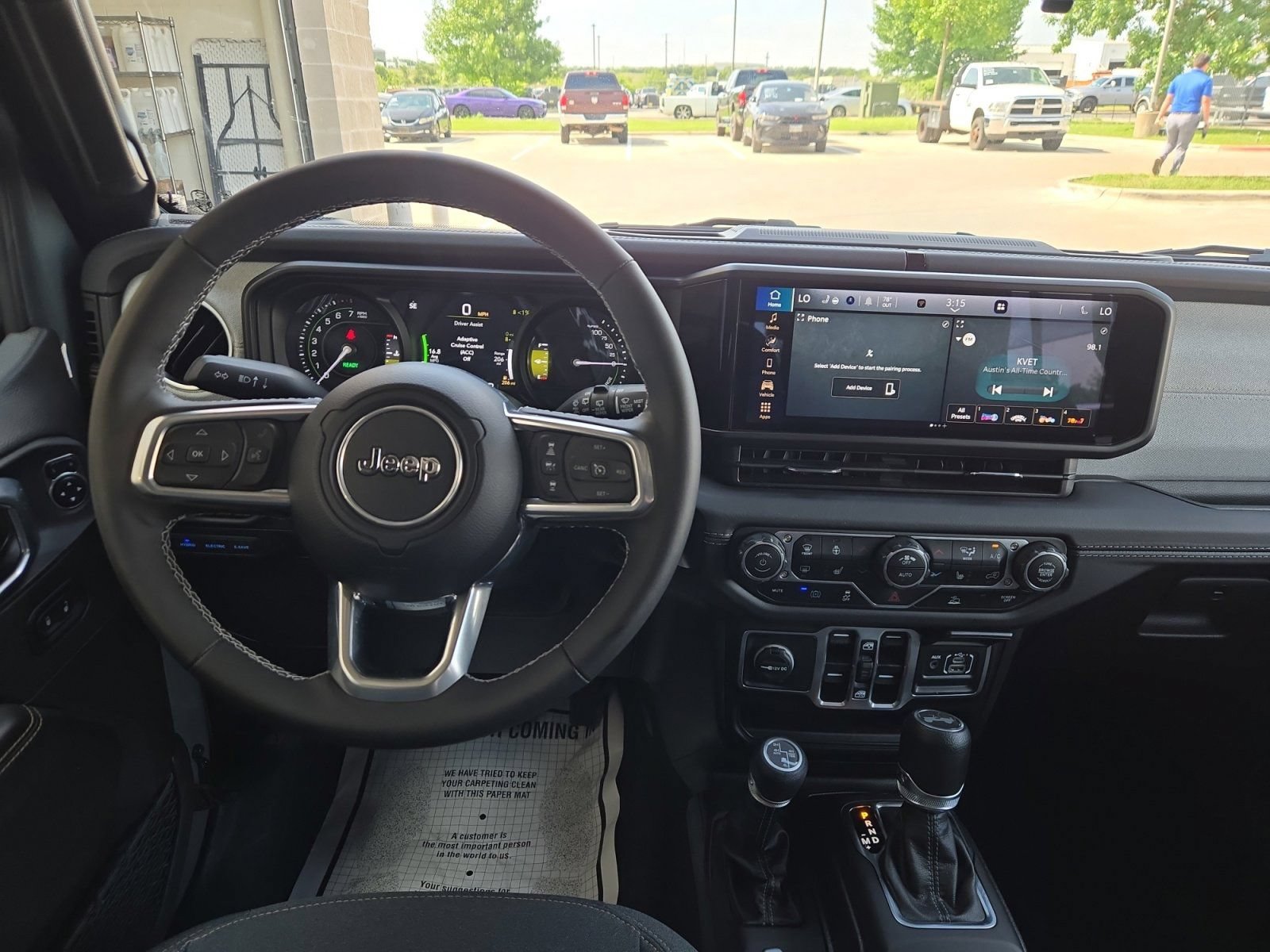 Used 2025 Jeep Wrangler Unlimited Sahara AWD/4WD image 18