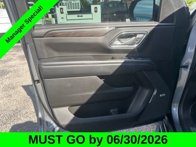 Used 2022 Chevrolet Tahoe LT w/ Luxury Package AWD/4WD image 11