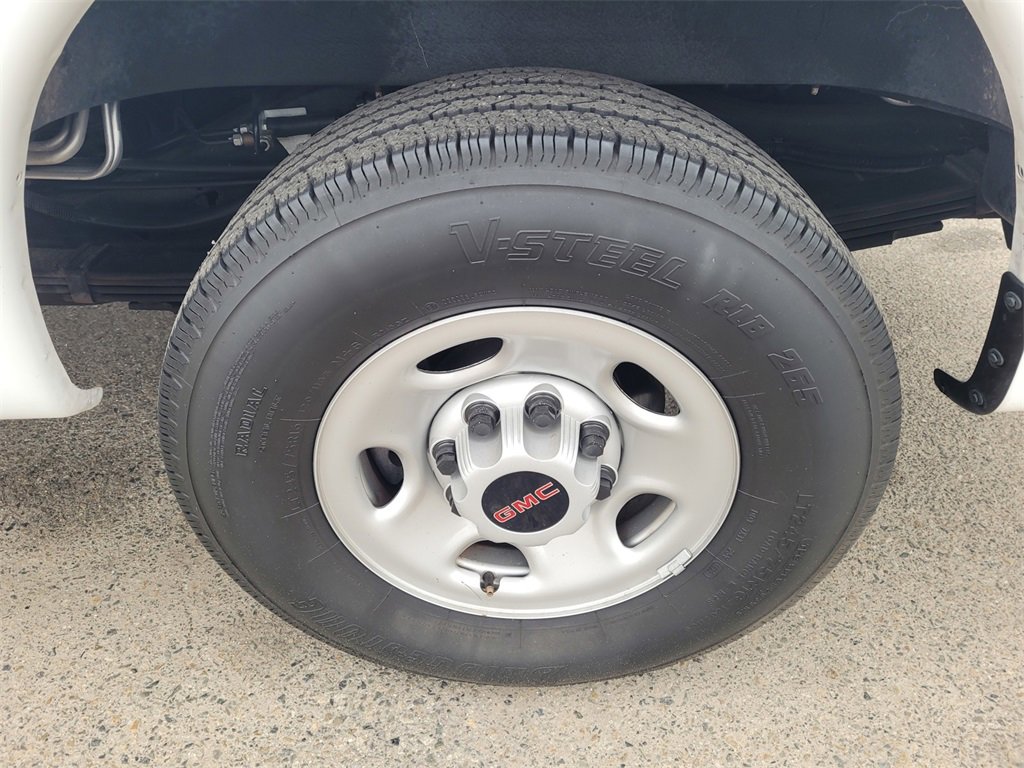 Used 2023 GMC Savana 3500 LS image 22