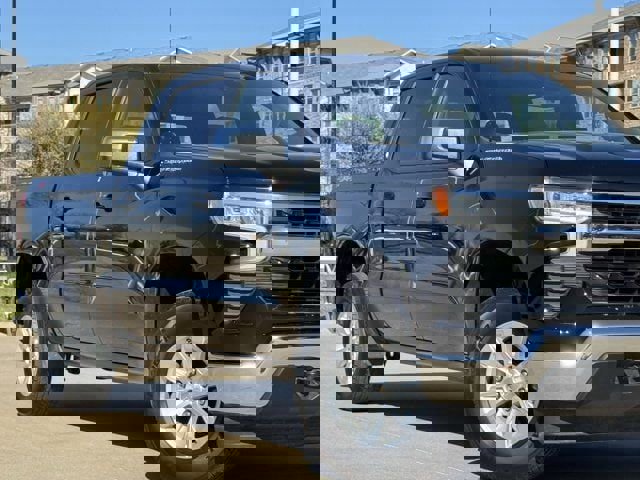 Used 2025 Chevrolet Silverado 1500 LT image 3