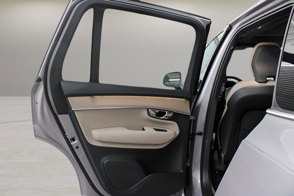 New 2026 Volvo XC90 B6 Plus w/ Protection Package Premier image 29