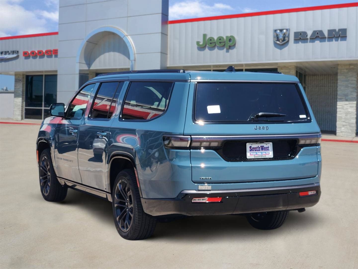 New 2026 Jeep Grand Wagoneer L Summit AWD/4WD image 4