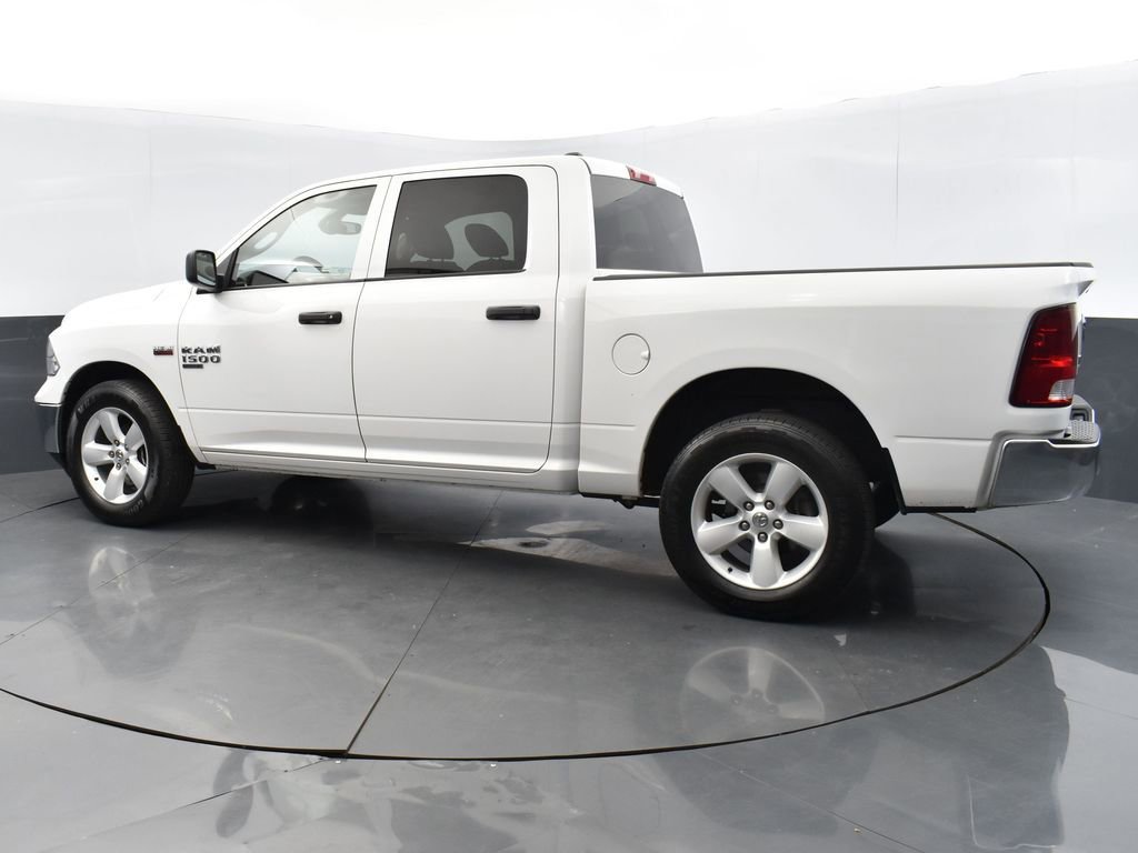 Used 2022 RAM 1500 Classic SLT image 2