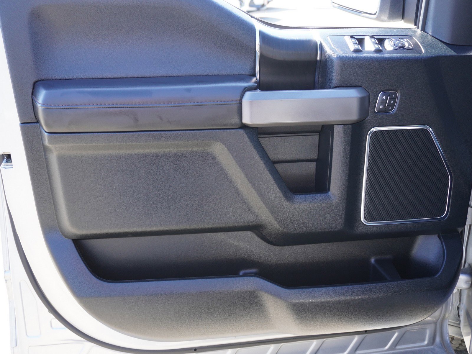 Used 2020 Ford F150 Platinum w/ Equipment Group 701A Luxury image 24