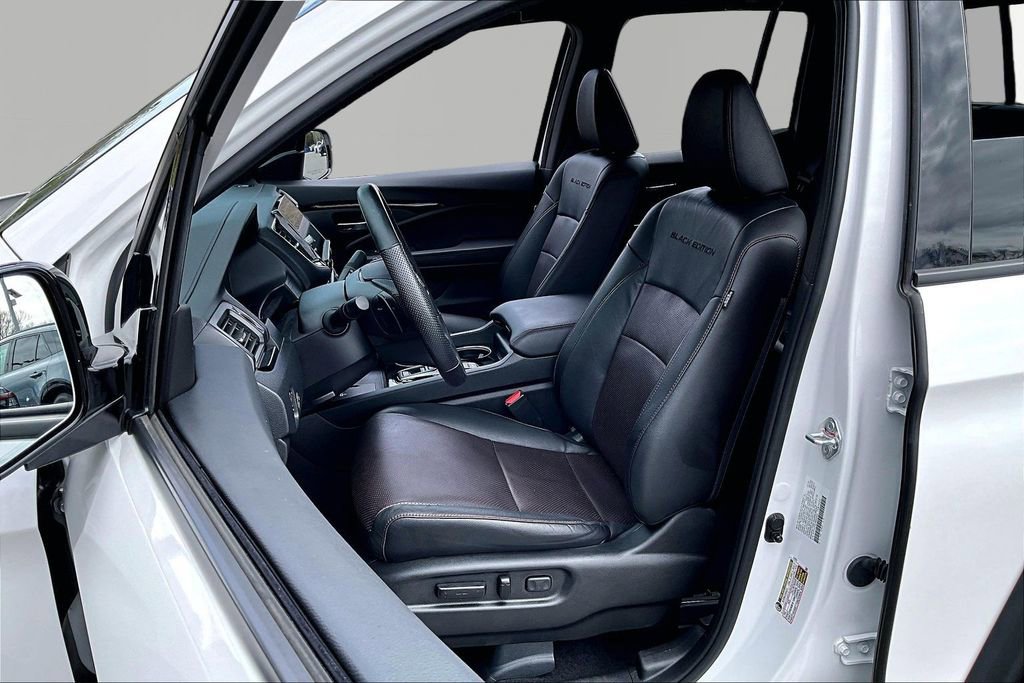 Certified 2024 Honda Ridgeline Black Edition image 17