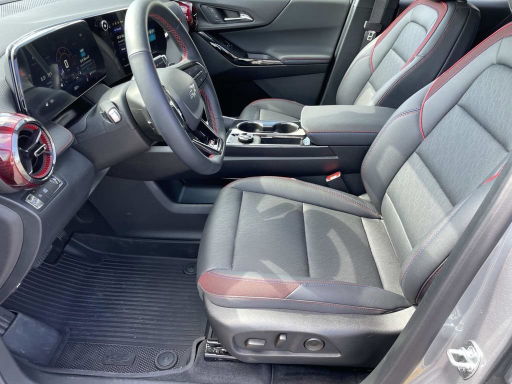 Used 2026 Chevrolet Equinox RS w/ LPO, Floor Liner Package FWD image 15