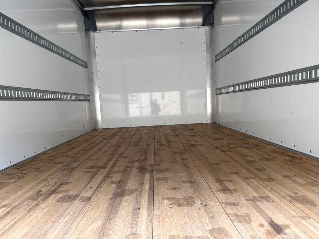 Used 2024 Isuzu NPR RWD image 7