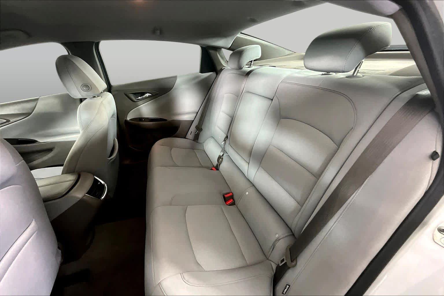 Used 2016 Chevrolet Malibu LT FWD image 16