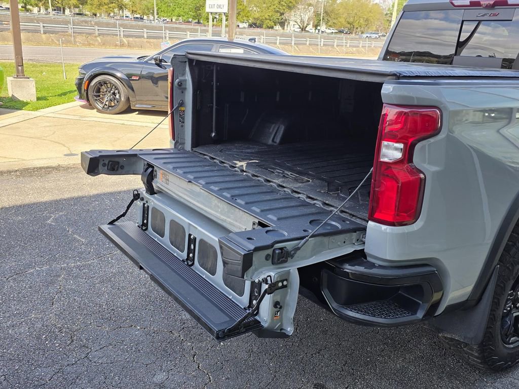 Used 2024 Chevrolet Silverado 1500 ZR2 w/ Technology Package image 43