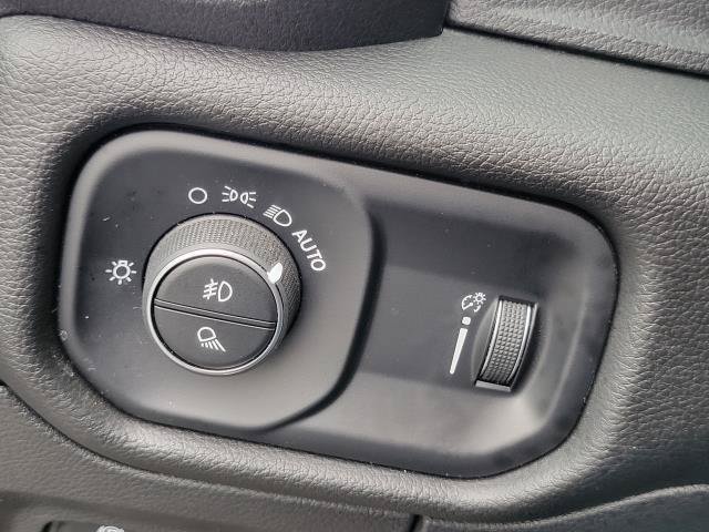 Used 2023 RAM 1500 Big Horn AWD/4WD image 8