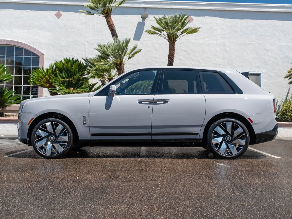 New 2026 Rolls-Royce Cullinan AWD/4WD image 3