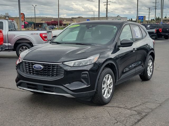 Used 2025 Ford Escape Active AWD/4WD image 2