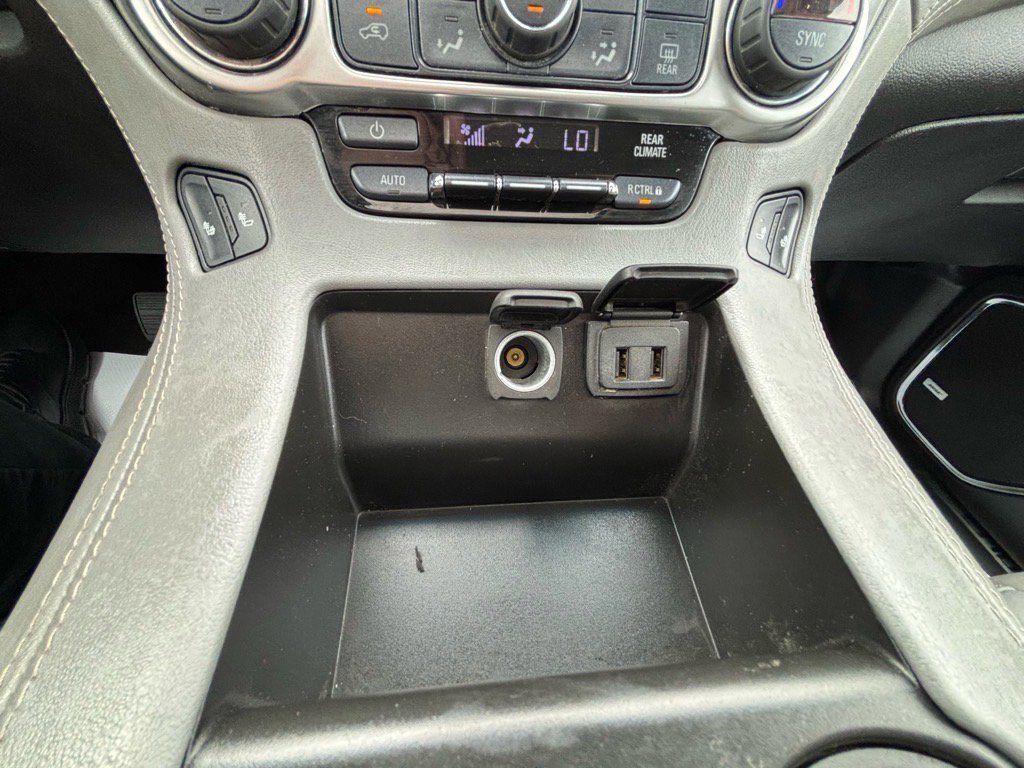 Used 2018 Chevrolet Suburban LT w/ Luxury Package image 40