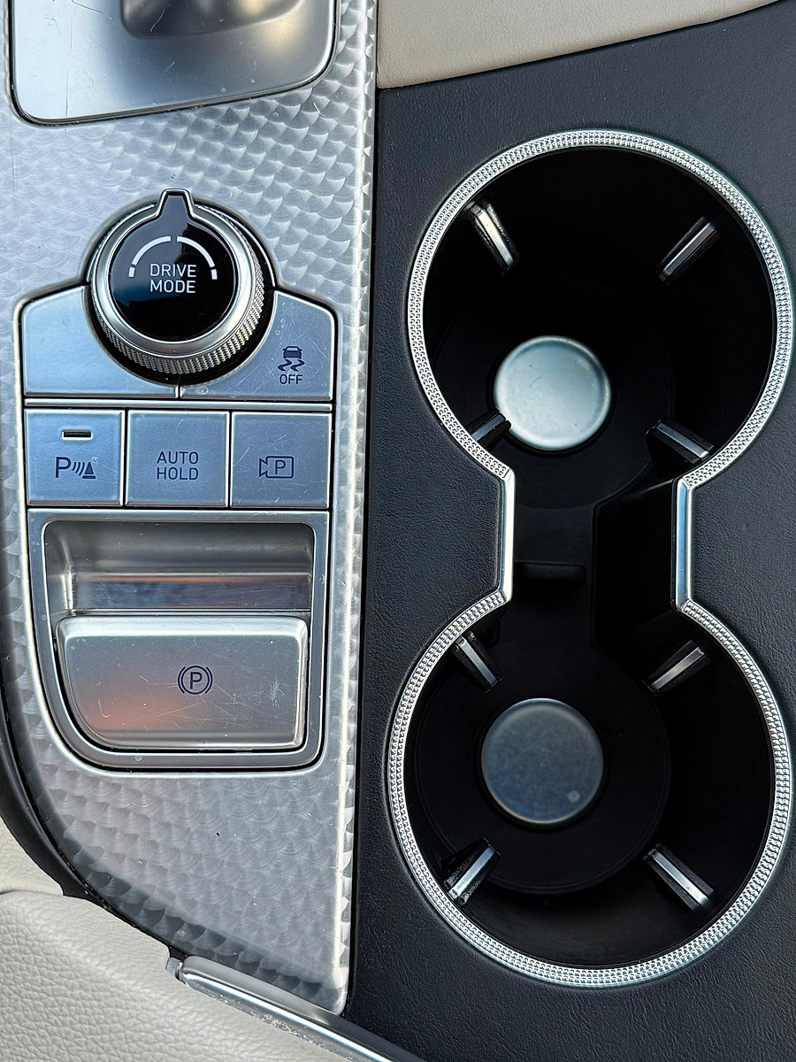 Used 2023 Genesis G70 2.0T w/ Sport Prestige Package image 34