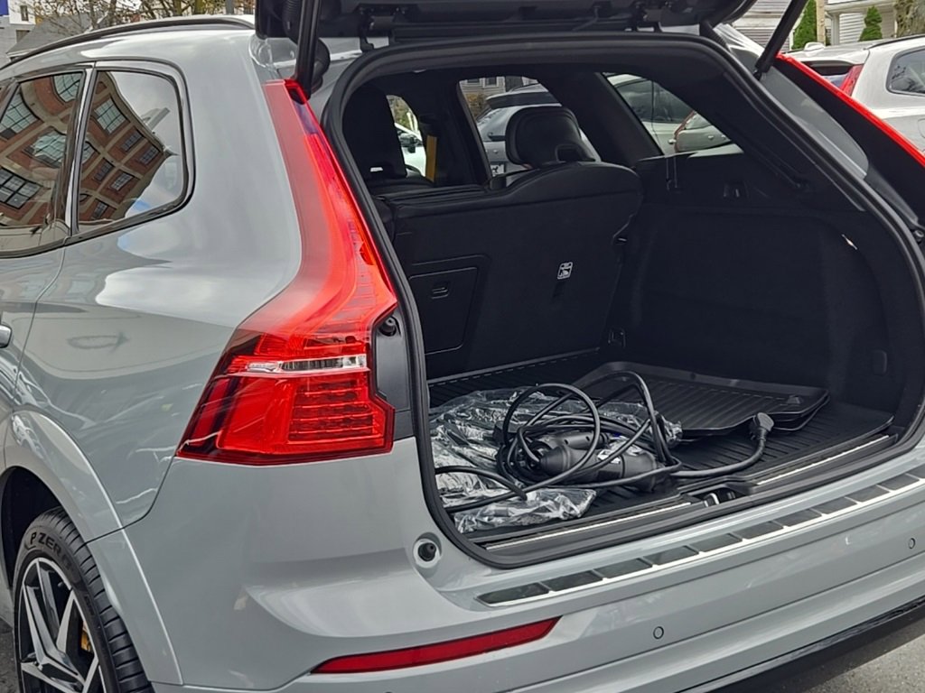 Certified 2025 Volvo XC60 T8 Polestar image 10