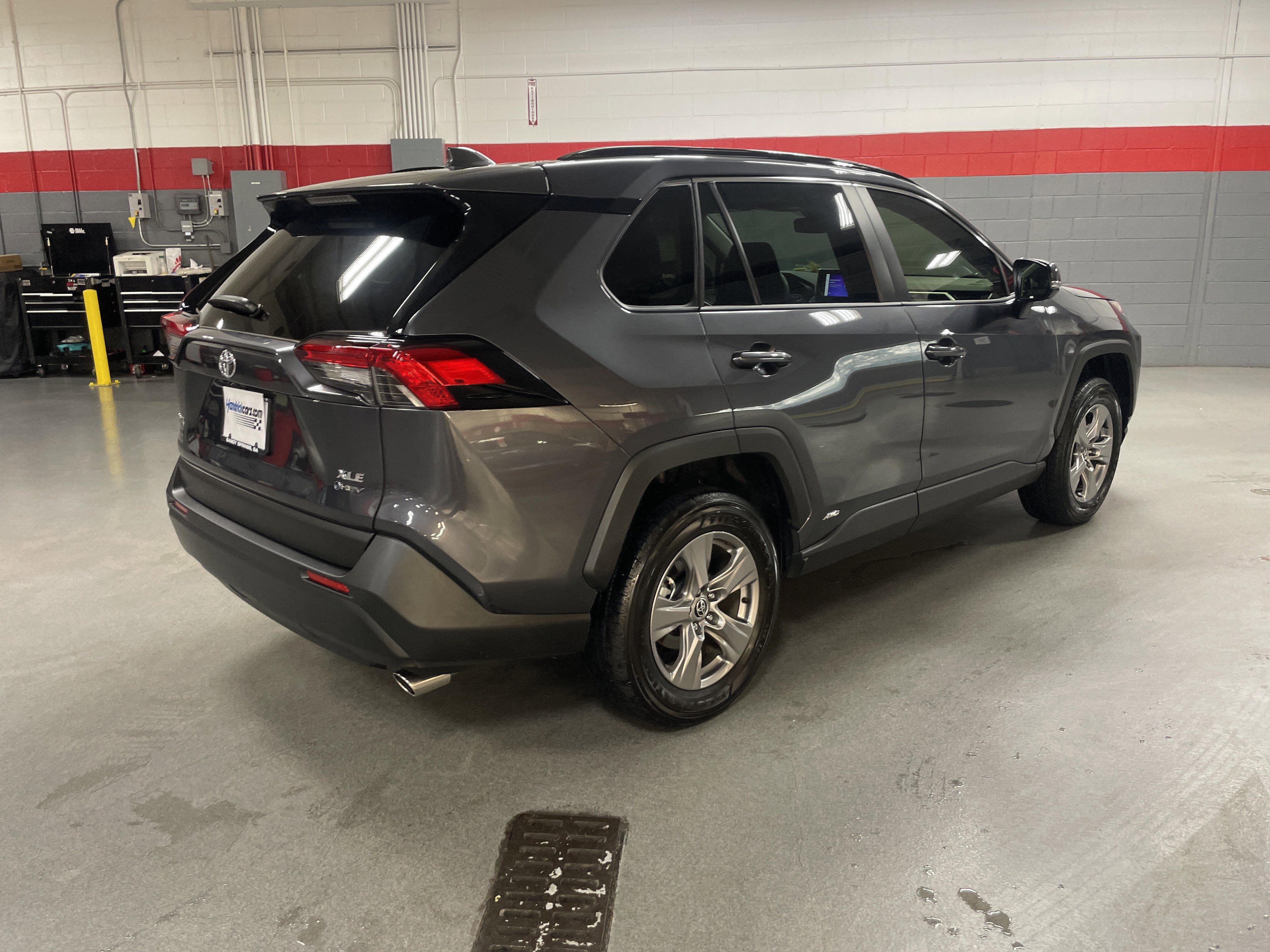 Used 2025 Toyota RAV4 LE image 10