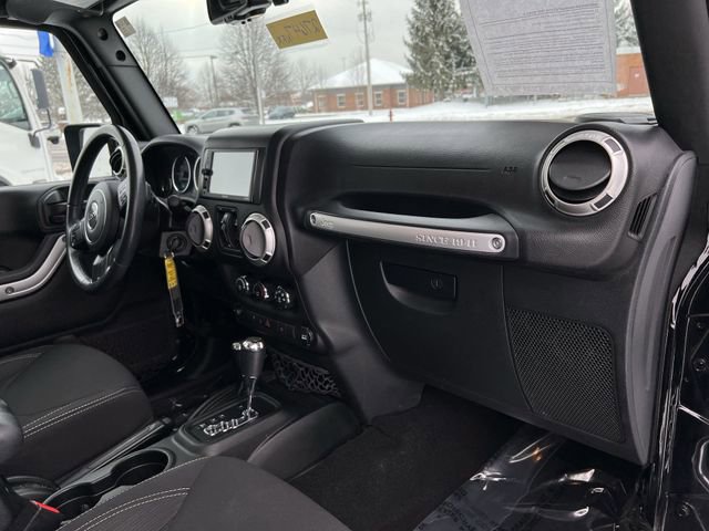 Used 2018 Jeep Wrangler Unlimited Sahara image 28