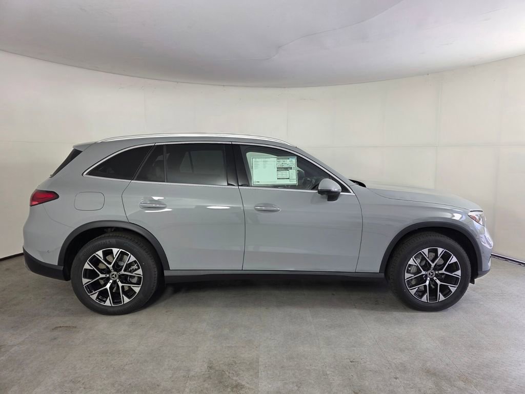 New 2026 Mercedes-Benz GLC 350e 4MATIC image 3