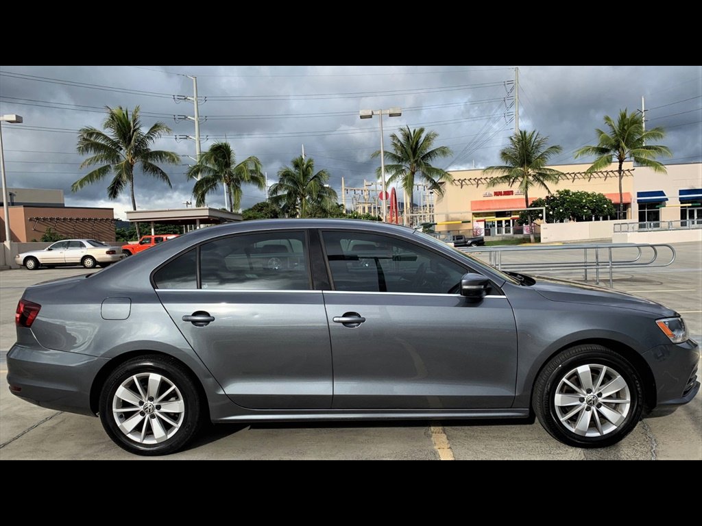 Used 2016 Volkswagen Jetta SE image 4