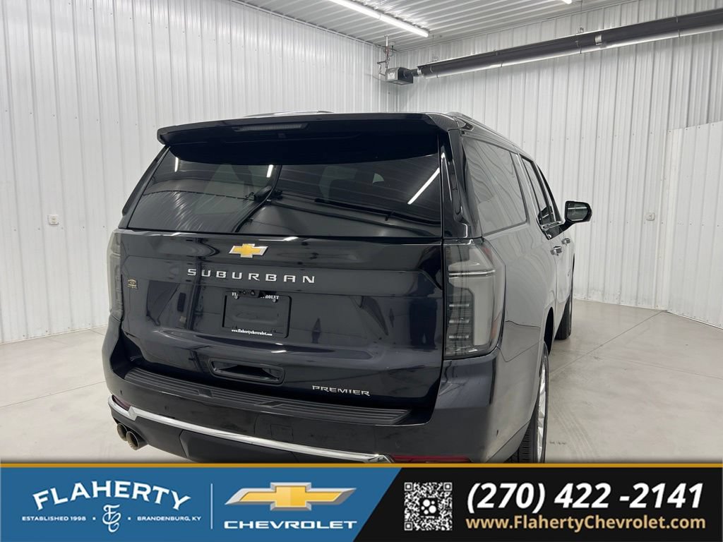 Used 2025 Chevrolet Suburban Premier AWD/4WD image 3