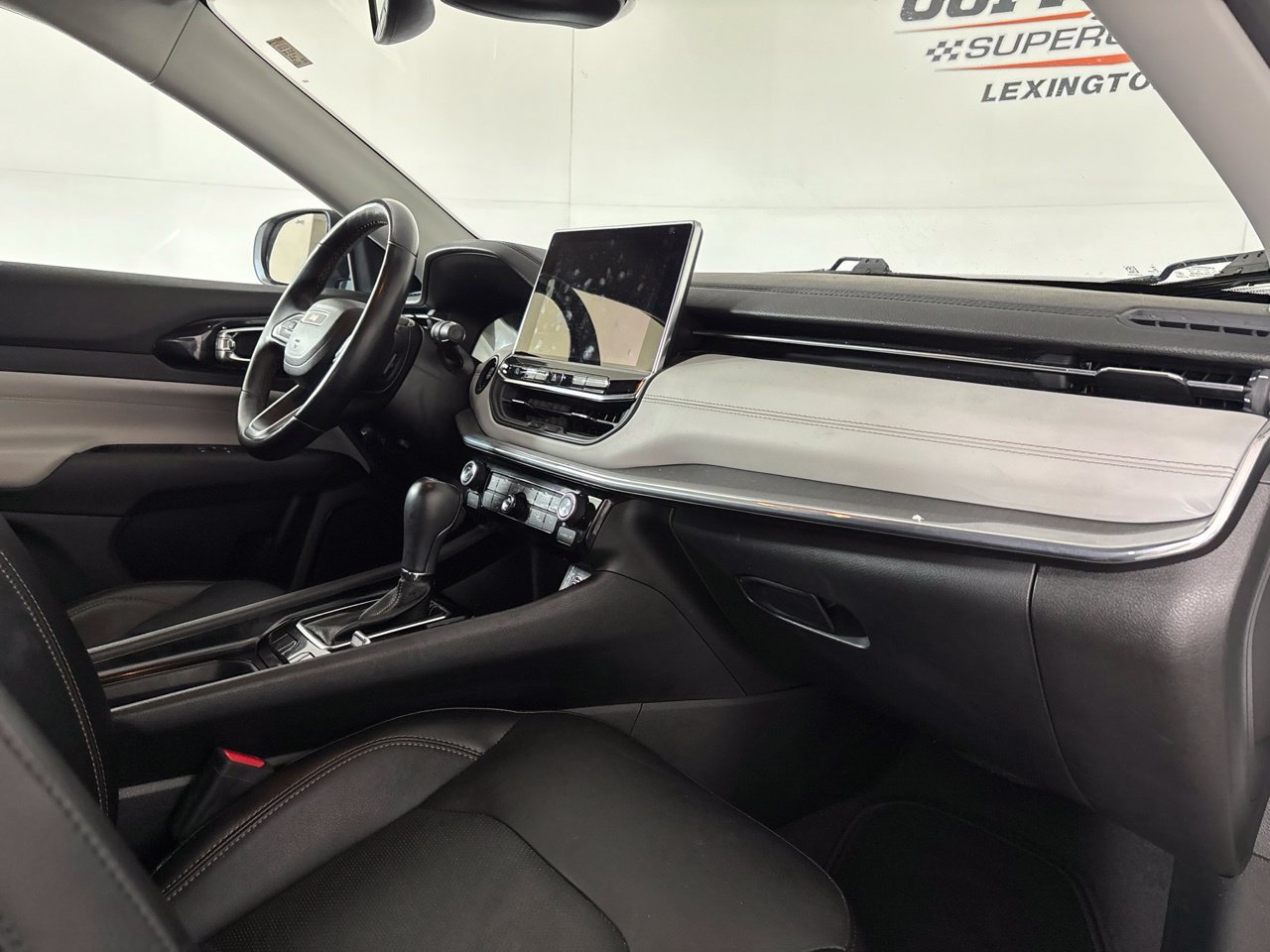 Used 2022 Jeep Compass Limited w/ Sun and Sound Group AWD/4WD image 33