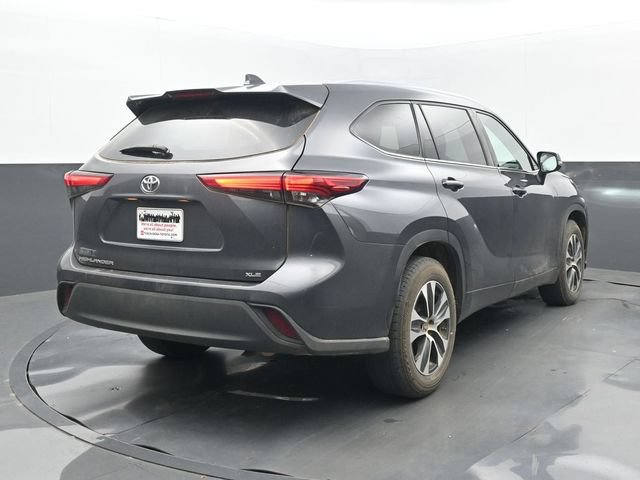 Used 2020 Toyota Highlander XLE FWD image 6