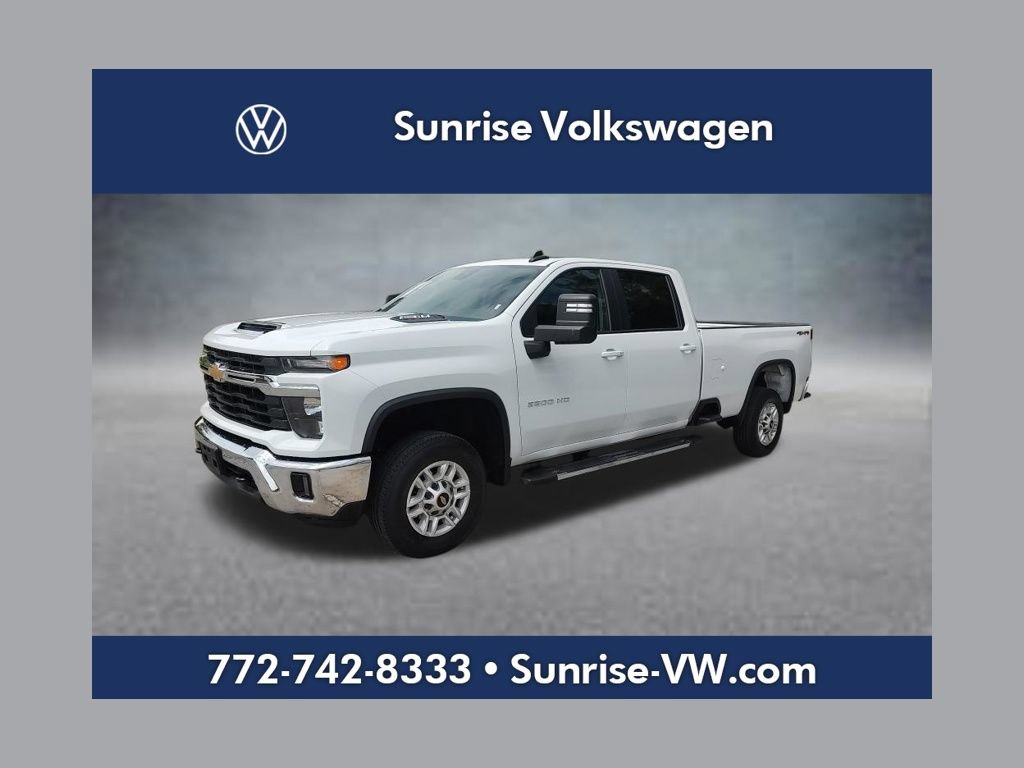 Used 2025 Chevrolet Silverado 2500 LT w/ Convenience Package AWD/4WD image 1